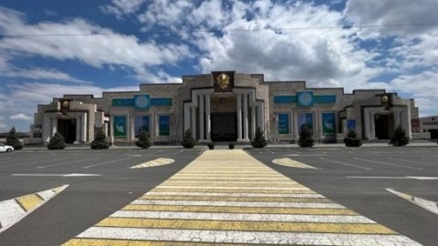 İran Ermənistanda daimi ticarət mərkəzi açır