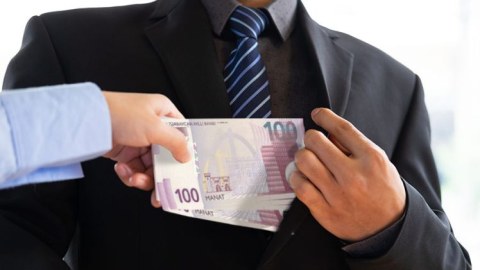 Sumqayıtda məktəb direktoru şagirdlərdən pul tələb edib? -&nbsp;Fakt araşdırılır