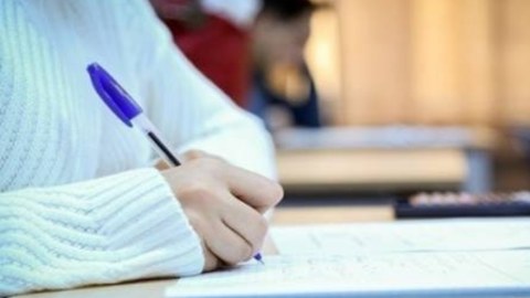 Orta ixtisas təhsili müəssisələrində çalışan alimlər