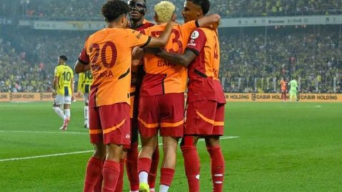 "Fənərbağça" İstanbul derbisində məğlub oldu