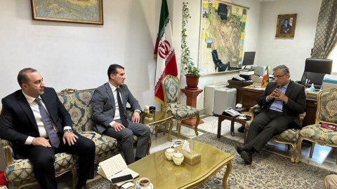 Səfirimiz İran XİN rəsmisi ilə müzakirə apardı
