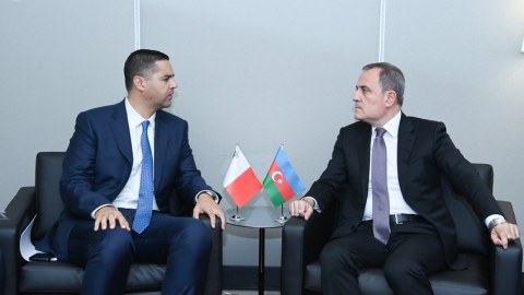 Ceyhun Bayramov həmkarı ilə müzakirə apardı