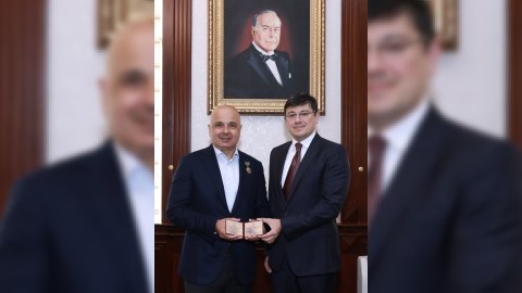 Danimarkada yaşayan azərbaycanlı alim medalla təltif olundu - FOTO