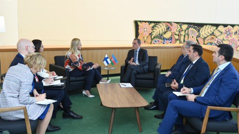 Ceyhun Bayramov finlandiyalı həmkarı ilə regional məsələri müzakirə etdi