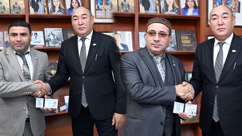 İlqar Fəhmi və Fərid Hüseyn Qazaxıstan Yazıçılar Birliyinə fəxri üzv seçildi