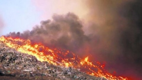 Tullantıları yandıran vəzifəli şəxslər məsuliyyətə cəlb edildi