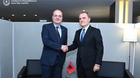 Ceyhun Bayramov albaniyalı həmkarı ilə görüşüb