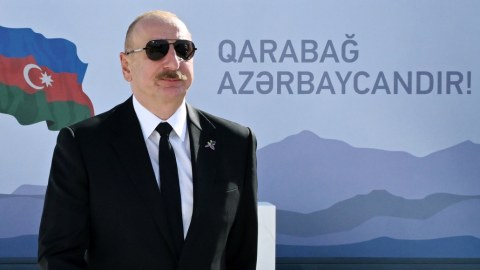 İlham Əliyev&nbsp;Zəfər parkında - FOTOLAR
