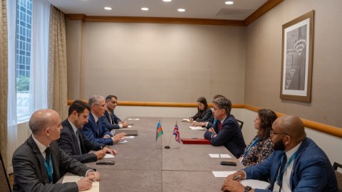 Muxtar Babayev Britaniyada COP29-dan danışdı