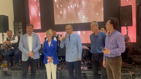 Səfir müşaviri jurnalistin toyunda – FOTOLAR