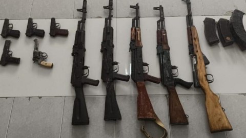6 avtomat, 2 tapança və 13 tüfəng təhvil götürülüb 