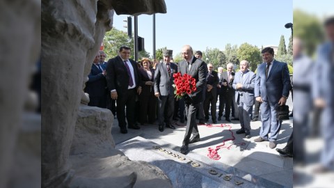 Haqq sözə gərəkdir düz qiymət olsun...
