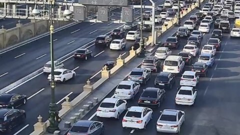 Bakının bir çox yollarında tıxac var