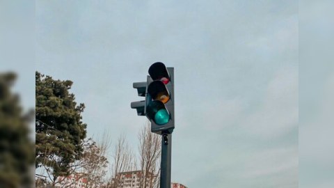 Sürücülərin nəzərinə: Bu yolda işıqforlar işləmir