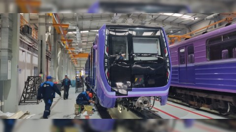 Bakı metrosuna daha 2 yeni qatar gətirildi
