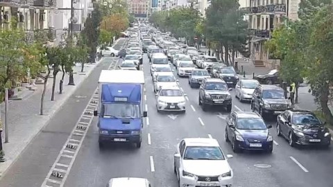Sürücülərin nəzərinə - Bu yollarda tıxac var