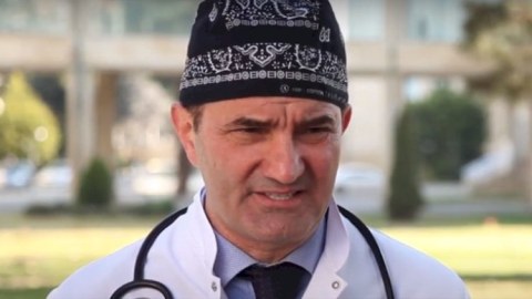 Tanınmış həkimin məhkəməsində qızı ifadə verdi