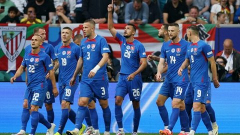 Slovakiya millisinin Azərbaycanla oyun üçün heyəti açıqlandı