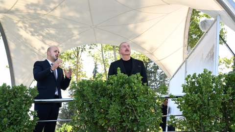 İlham Əliyev Zəngilanda yaşayış kompleksinin tikintisi ilə tanış oldu