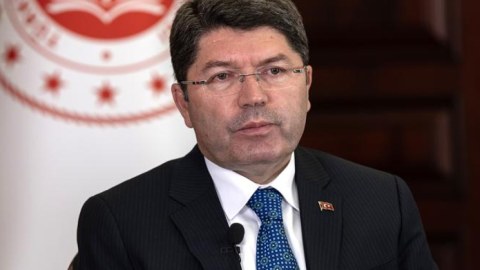 Türkiyənin ədliyyə naziri Bakıya gəldi