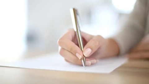 Məktəb rəhbərliyi valideynlərlə müqavilə bağlamaq istədi, icazə verilmədi