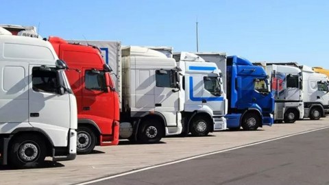 Azərbaycan-Gürcüstan sərhədində 350 TIR növbə gözləyir