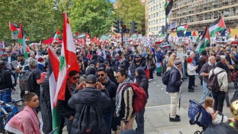Londonda etiraz aksiyaları - 15 nəfər saxlanıldı