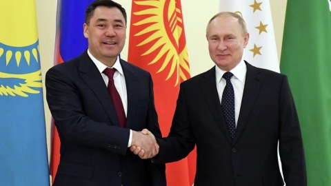 Qırğızıstan Prezidenti Rusiyaya GEDƏCƏK