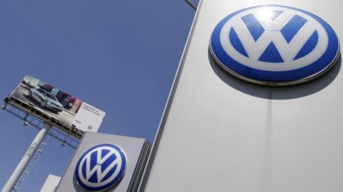 “Volkswagen” zavodlarını bağlaya bilər