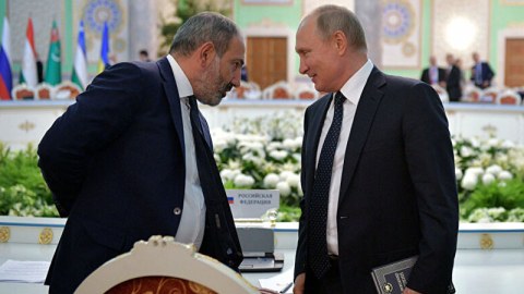 Paşinyan Moskvaya gedib