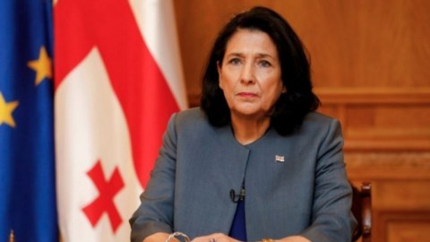 Gürcüstan Prezidenti ilə bağlı yenidən impiçment başlanılıb