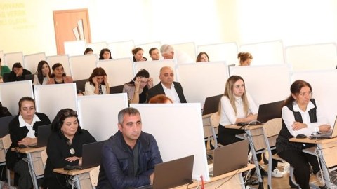 Direktor olmaq istəyənlər imtahan veriblər
