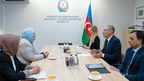 Muxtar Babayev İƏT rəsmisi ilə görüşdü