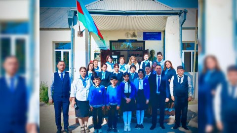 Azərbaycanda bu məktəbin müəllimləri vahid formaya keçdi