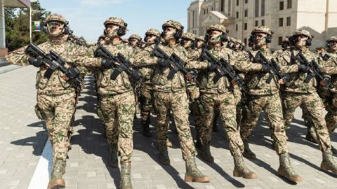 Baş nazirdən hərbçilərin&nbsp;maaşı ilə bağlı QƏRAR