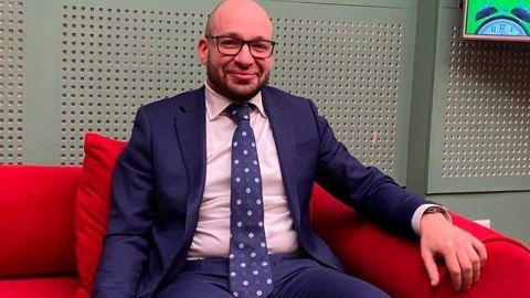 Ermənistanda daha bir nazir müavini istefa verdi