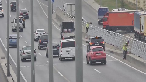 “20 Yanvar” istiqamətində avtobus zolağı BAĞLANDI