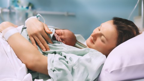 Azərbaycanda doğum zamanı 15 və 50 yaşı olan ANALAR - STATİSTİKA