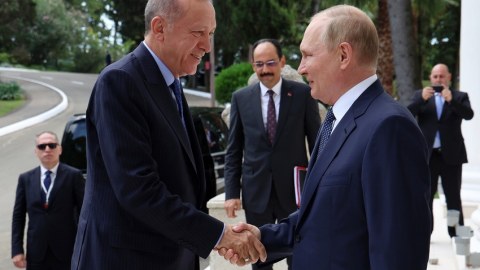 Ərdoğandan Putinə ad günü HƏDİYYƏSİ