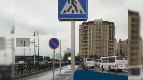 Heydər Əliyev prospektində yeni yol nişanları quraşdırılır
