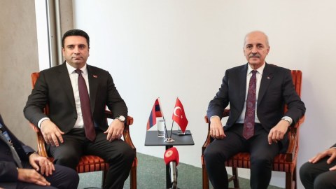 Kurtulmuş erməni həmkarı ilə görüşdü