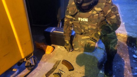 Bakıda küçədə əl qumbarası və avtomat aşkarlandı