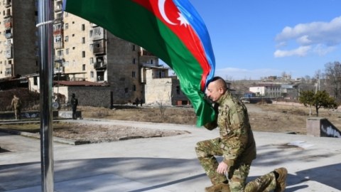 İyirmi bir illik tərəqqi və zəfər yolu 
