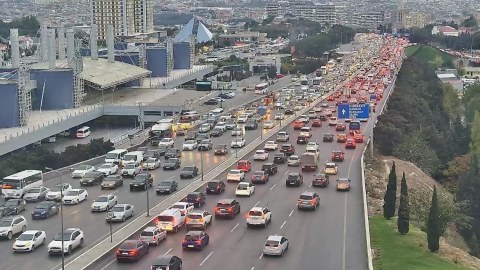 22 əsas yolda tıxac var - SİYAHI