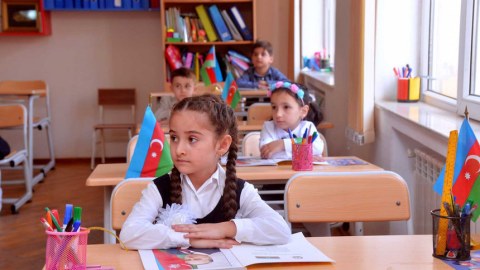 Qızlar bu fənləri oğlanlardan daha yaxşı oxuyur