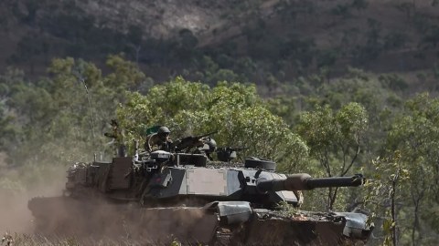 Avstraliya Ukraynaya 49 tank verəcək