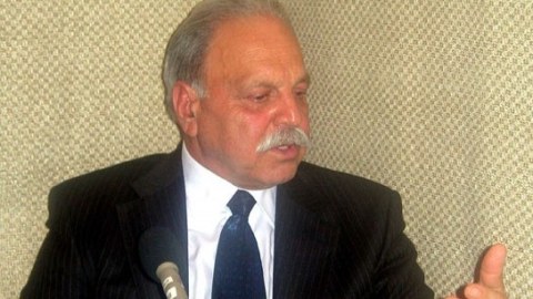 Eks-deputat Sirus Təbrizlinin evi satışa çıxarıldı