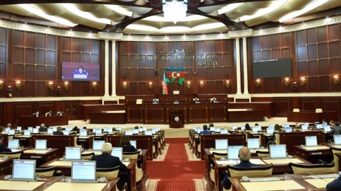 Deputatlar 19 məsələyə görə toplaşdı - SİYAHI