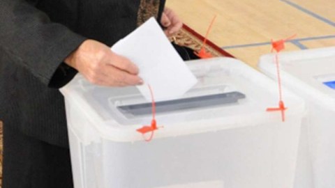 Deputat onlayn seçki TƏKLİF ETDİ