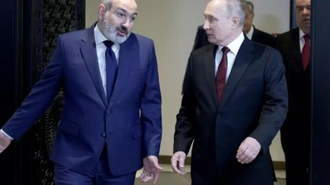 Putin Paşinyanla görüşəcək